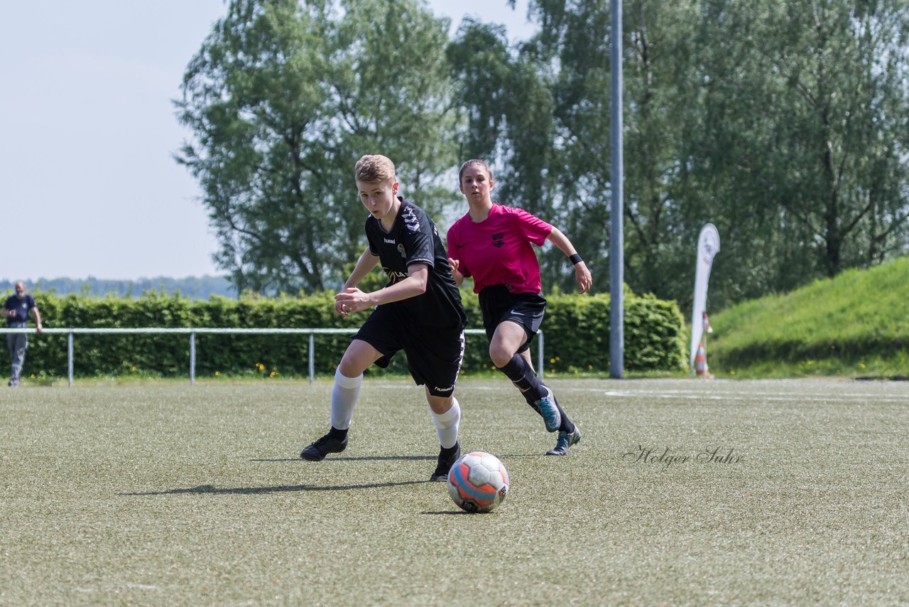 Bild 72 - B-Juniorinnen Pokalfinale SV Henstedt Ulzburg - SG Holstein Sued : 2:0